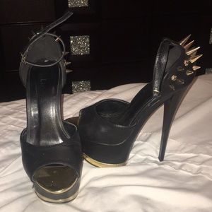 Liliana spiked heels